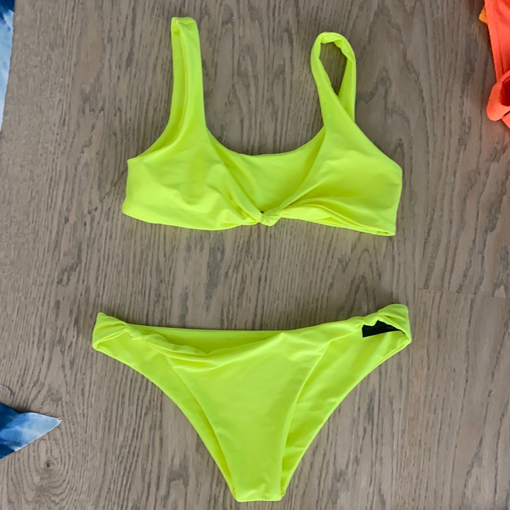 💚Neon Black Bough Bikini💚
